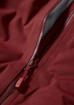 Rab "Kinetic 2.0 Jacket" - Oxblood Red -Günstiges Alpen Mode Geschäft CAMPAIGN QWG 74 OR KINETIC 2 OXBLOOD RED DETAIL 04