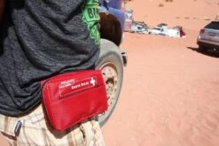 Basic Nature "Erste Hilfe Set Standard" -Günstiges Alpen Mode Geschäft bn erstehilfeset standard szene 1