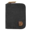 Fjällräven "Zip Wallet" - Dark Gey 2 Fjällräven "Zip Wallet" - Dark Gey -Günstiges Alpen Mode Geschäft fj zipwallet darkgrey 7323450022402 1
